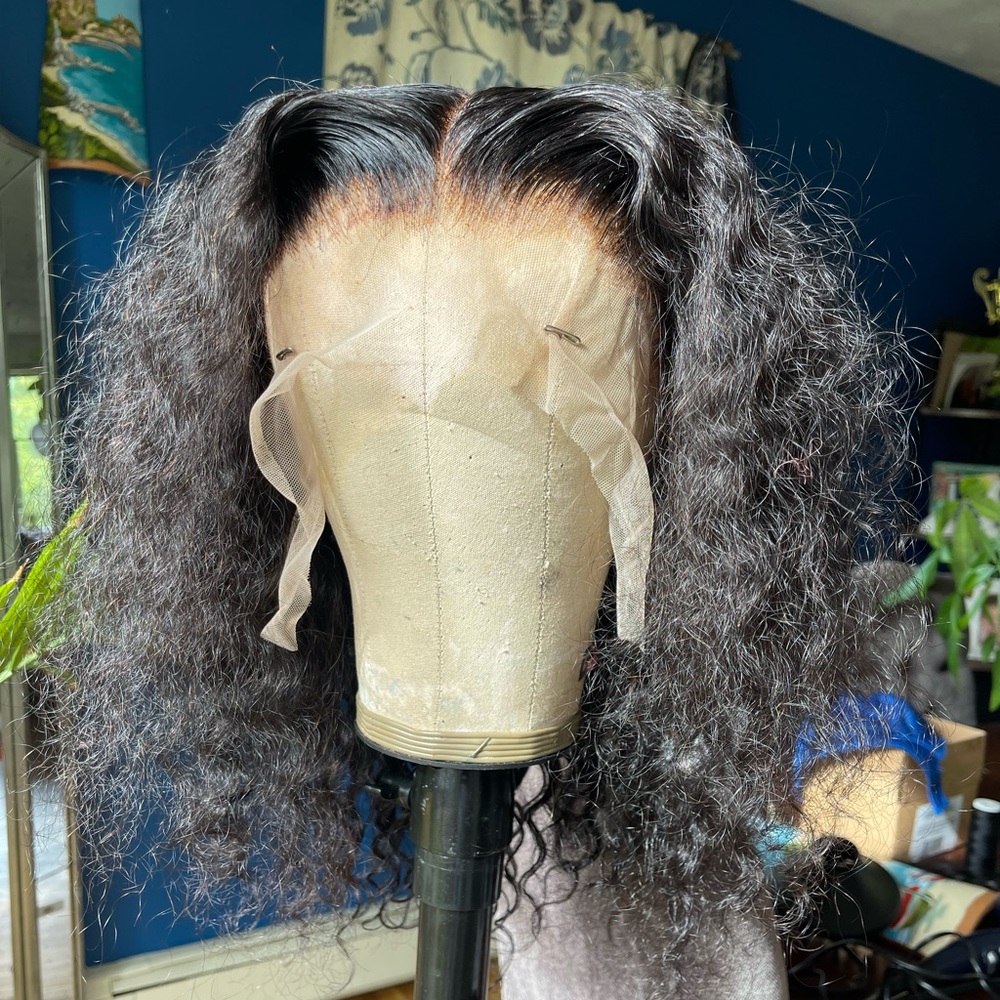 13x6 transparent lace 14 inch natural curl unit. Bleached/ plucked. Readytowear